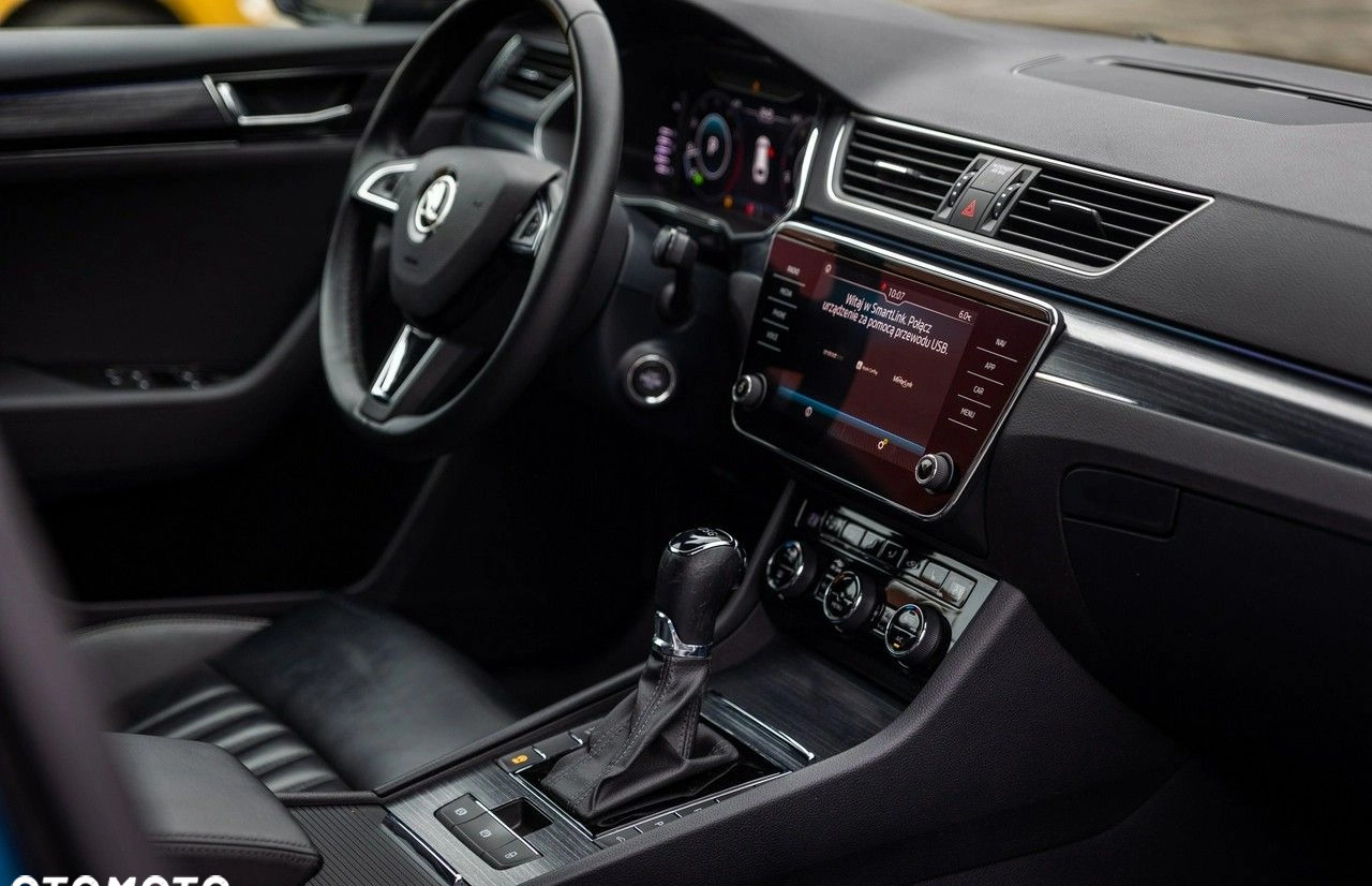 Skoda Superb cena 107777 przebieg: 98000, rok produkcji 2020 z Zawadzkie małe 562